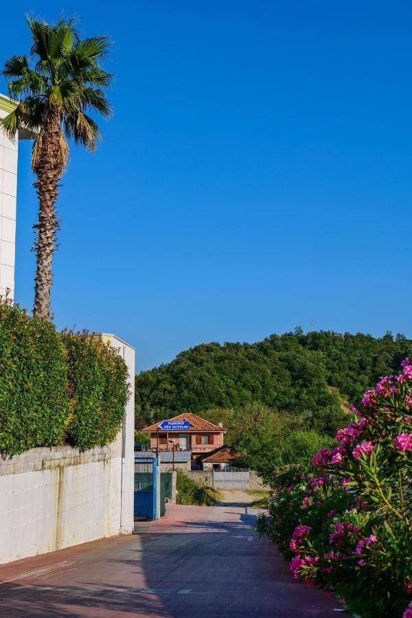 Lord Hotel Tirana Exterior photo